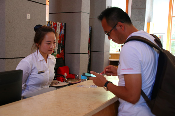 把最美的贊 點給奮戰(zhàn)一線的員工