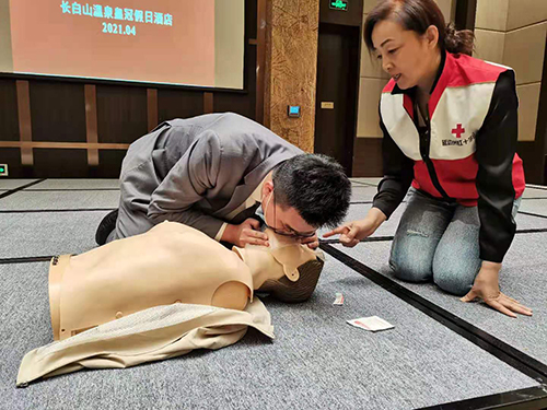 “護(hù)航長白山旅游服務(wù)，獻(xiàn)禮建黨百年”救護(hù)培訓(xùn)活動(dòng)